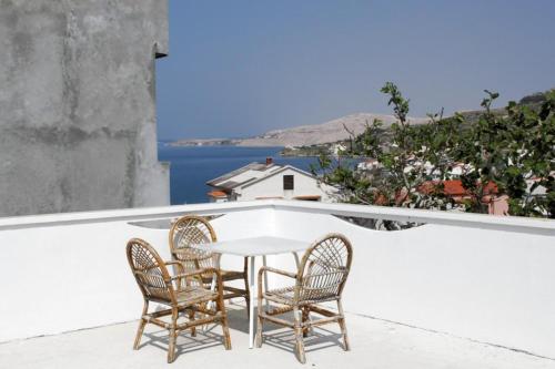  Apartment Metajna 527d in Metajna