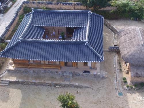 Jukheon Traditional House