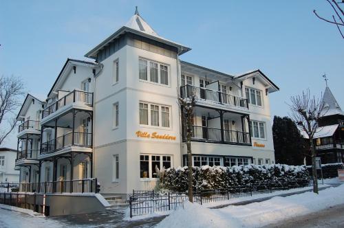 Entrance, Pension Sanddorn mit Cafe Carlssons in Ostseebad Binz