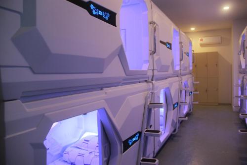 

Space Cap Hotel