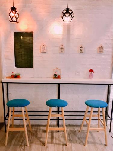 Shared lounge/TV area, Hotel Flora Plus near Sam Poh Temple