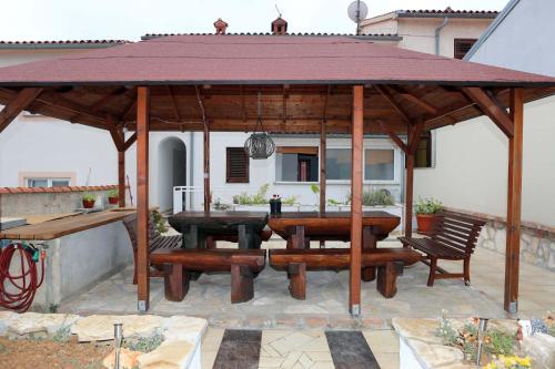 Apartment Zeljko 63 - image 6