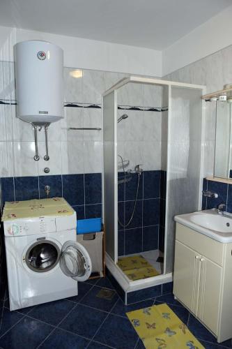 Apartment Zeljko 63 - image 8