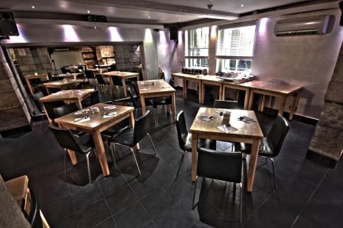 Restaurant, The George Hotel in Whitby