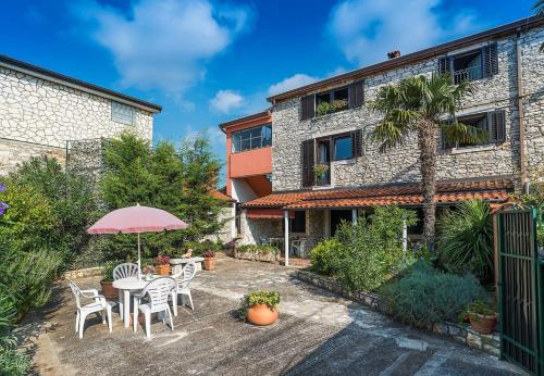  MIRJANA FRATRICI Apartments in Murine