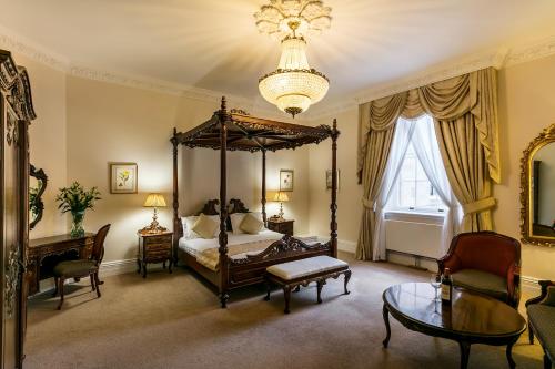 Double Room with Four Poster Bed