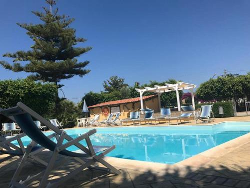 Hotel La Fattoria Sul Mare La Fattoria is conveniently located in the popular Capo Vaticano area. Featuring a complete list of amenities, guests will find their stay at the property a comfortable one. To be found at the hotel a