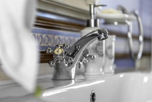 Arhontiko Ermoupolis - image 3