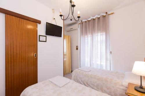 Double or Twin Room with Private Bathroom image 2
