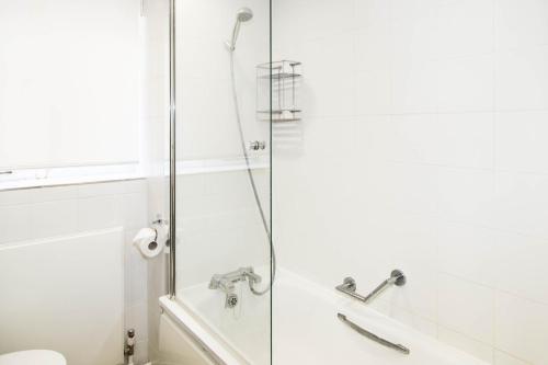 Goodenough College – University Residence - image 3