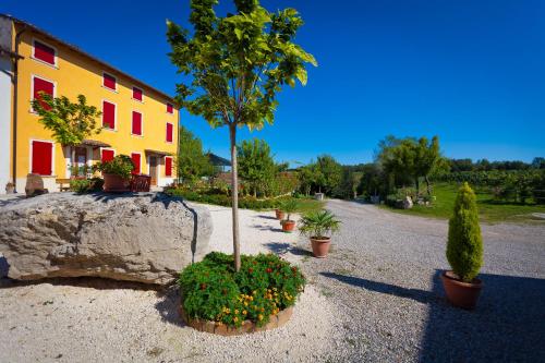 Agriturismo con Cucina tipica Nuova Scardua