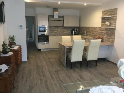 Konyha, Jarmila Vendeghaz in Balatonberény