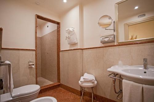 Hotel Cavour - image 8