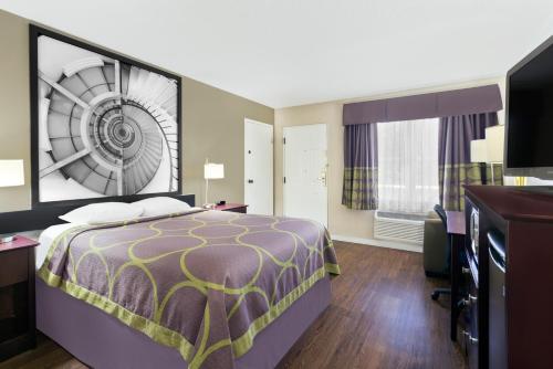 Super 8 by Wyndham Ellenton Bradenton Area in เอลเลนตัน (FL)