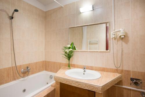 Baross City Hotel - Budapest - image 11