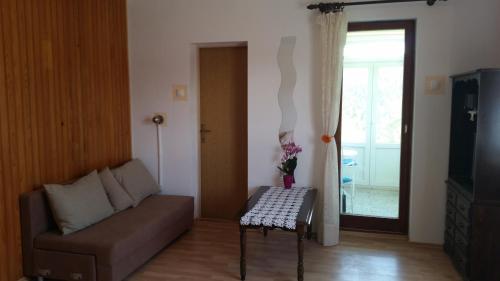  Mountain Apartment in Crni Lug