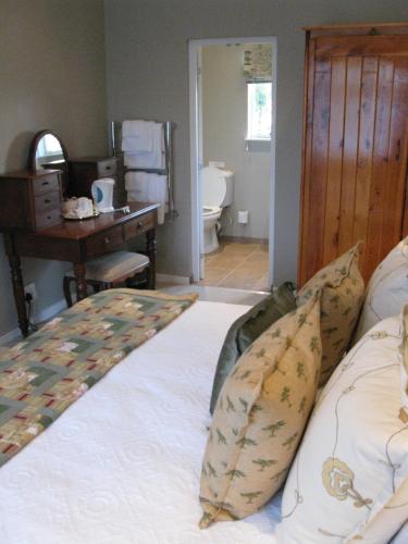 Sneezewood Farm Bed&Breakfast and Self-Catering Cottage