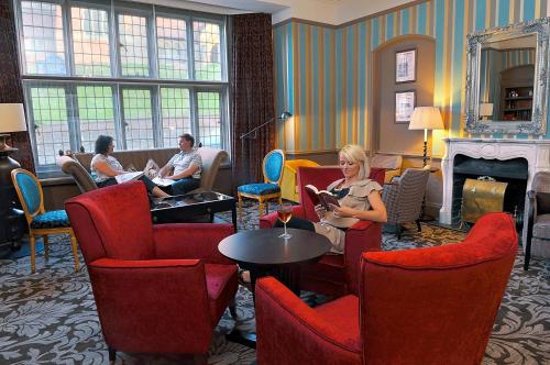 The Crown Manor House Hotel - image 4