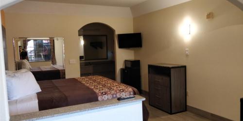 Regency Inn and Suites Galena Park Regency Inn and Suites Galena Park is conveniently located in the popular Cloverleaf area. The property offers guests a range of services and amenities designed to provide comfort and convenience. Ser