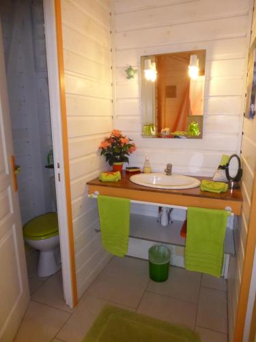 Bathroom, Coco Bungalows in Plessis-Nogent