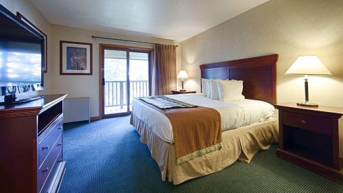 Best Western Lake Lucille Inn - image 5