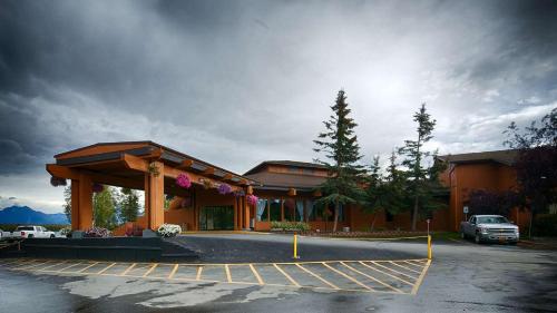 Best Western Lake Lucille Inn - image 9