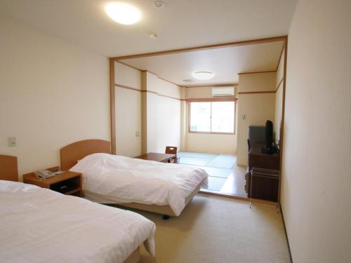 Room with Tatami Area and No View - Non-Smoking