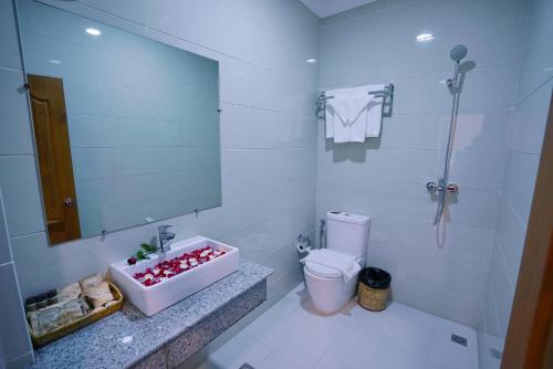 Deluxe Double or Twin Room image 5