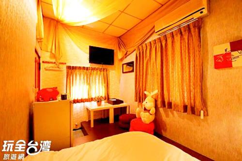 CK University Time Story Located in Tainan City, CK University Time Story is a perfect starting point from which to explore Tainan. The property offers guests a range of services and amenities designed to provide comfort and 