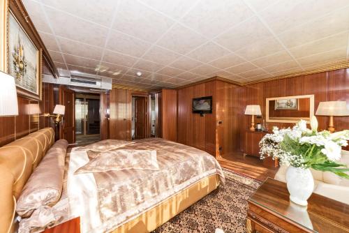 Cevheri's Hotel