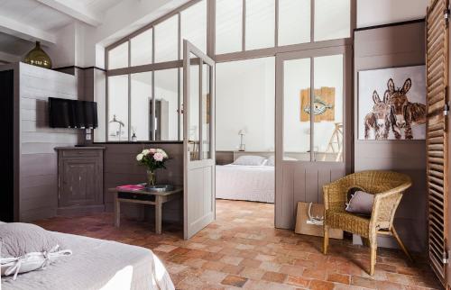 Family Room (2 Adults + 2 Children)