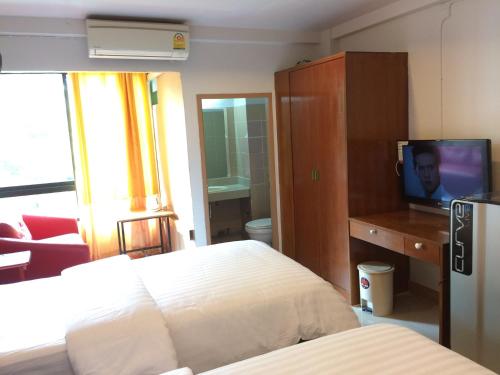 Chanmuan Resident – Bangkok, NY