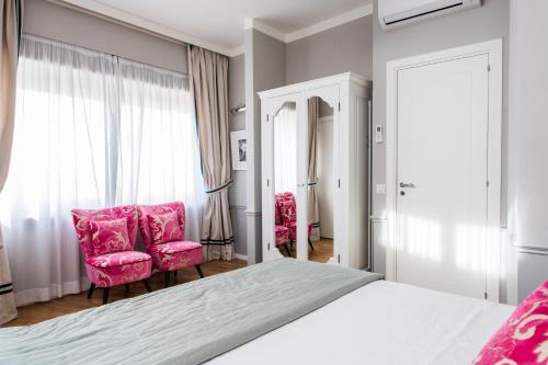 Classic Two-Bedroom Apartment image 7