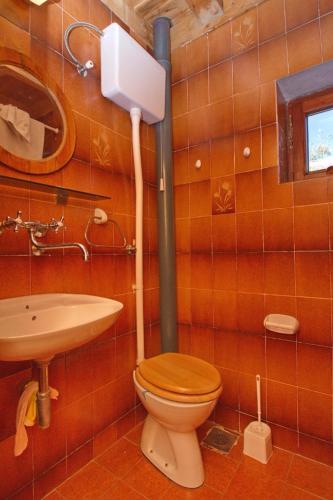 Vannas istaba, Cabin Menka in Sirogojno