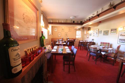 Worsley Arms Hotel - image 12