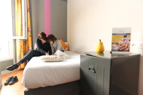 room detail thumbnail 1
