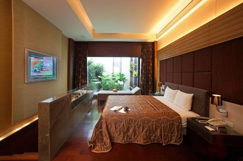 room detail thumbnail 0