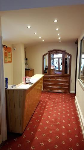 The Carlton Hotel - image 5