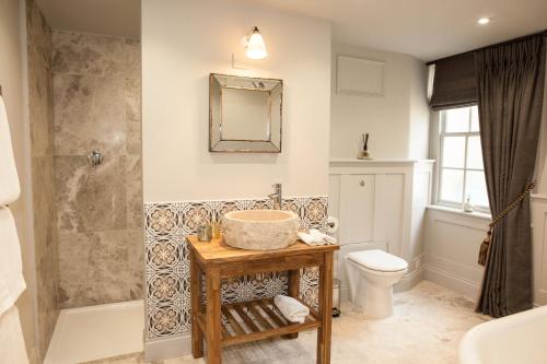 The Greyhound on the Test Hotel The Greyhound on the Test Hotel