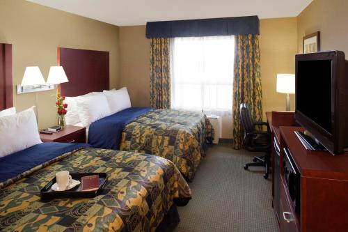 Deluxe Double Room with Two Double Beds - Non-Smoking