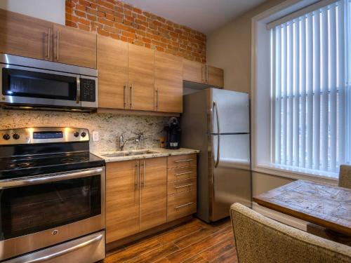 ห้องครัว, Western Hotel & Executive Suites in เกวลฟ์ (ON)