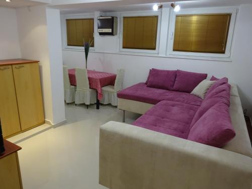 Jasmin White Apartment, Skopje (photo 5)