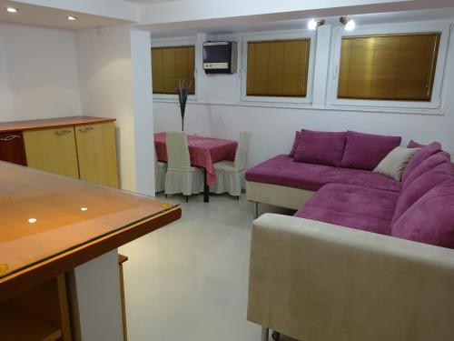 Jasmin White Apartment, Skopje (photo 7)