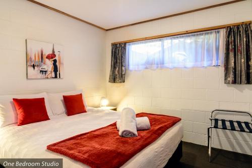 Kaiteri Motels and Apartments Torlesse Motels is perfectly located for both business and leisure guests in Motueka. The hotel offers guests a range of services and amenities designed to provide comfort and convenience. Luggage sto