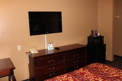 Coratel Inn and Suites Maple Grove