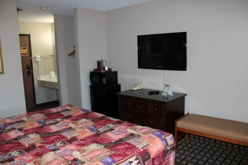 Coratel Inn and Suites Maple Grove