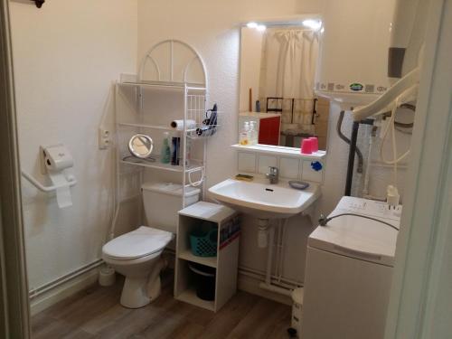 Apartment Congard - image 6