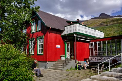 Hafaldan HI Hostel. Old Hospital Building - Accommodation - Seyðisfjörður