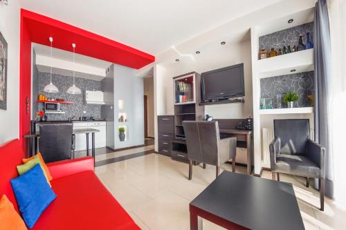 One-Bedroom Apartment image 6