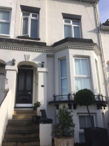 ทัศนียภาพภายนอกโรงแรม, Bay Lodge in อายเลสบูรี่